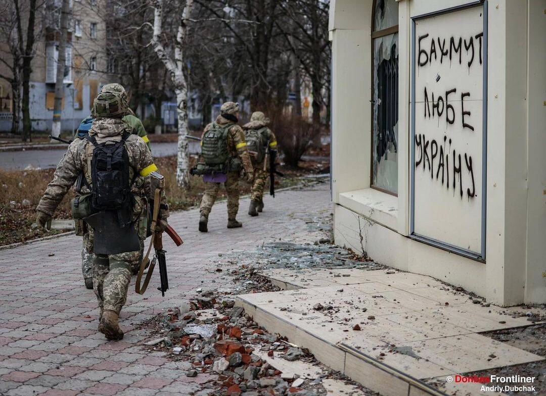 Оборона Бахмута сприятиме підготовці України до контрнаступу, – ISW