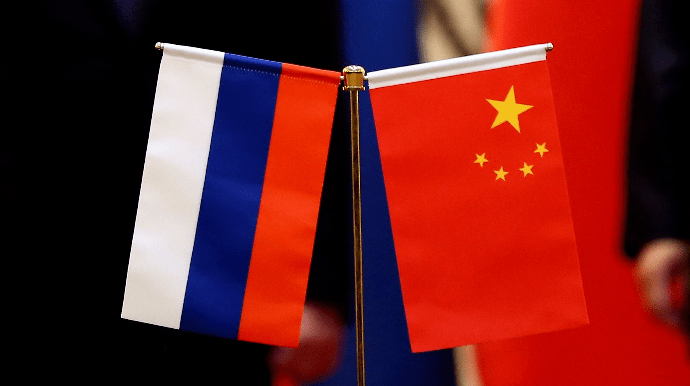 США вважають, що Китай надає росії нелетальну військову допомогу
