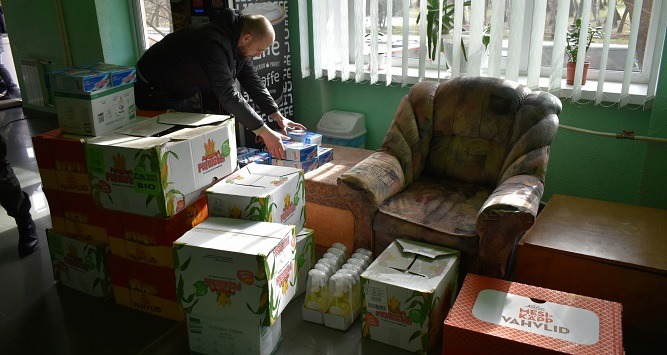 У Луцьку переселенці отримали допомогу від Швеції (фото)