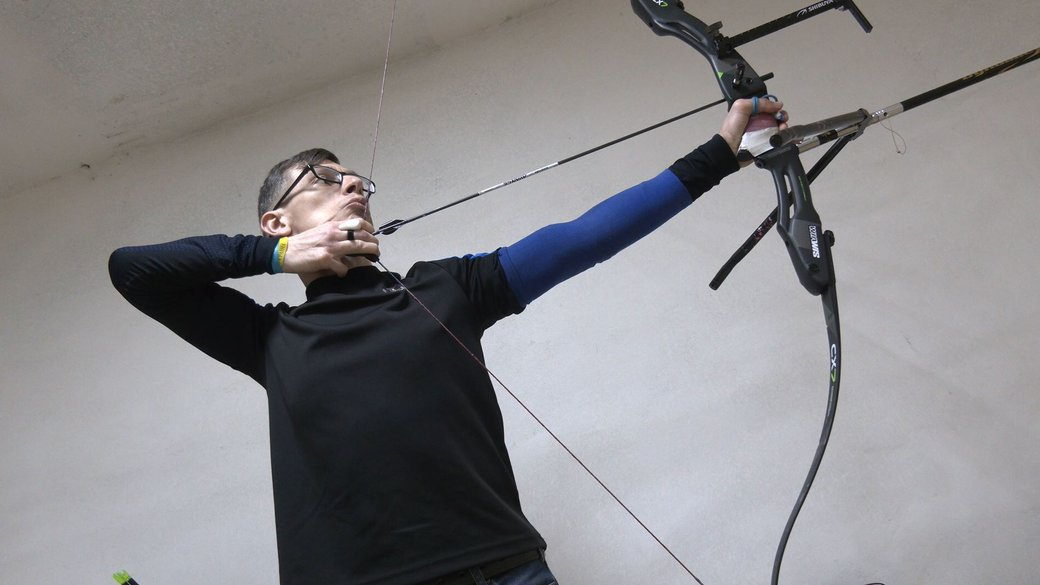 Лучанин Сергій Цуман готується до чемпіонату України зі стрільби із лука (фото, відео)