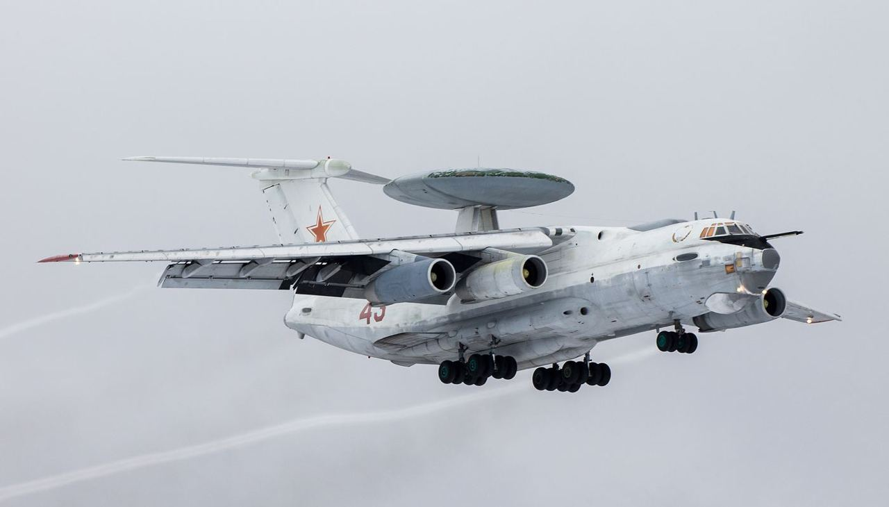 Більше не взлетить: літак А-50 на аеродромі в Білорусі атакували дронами