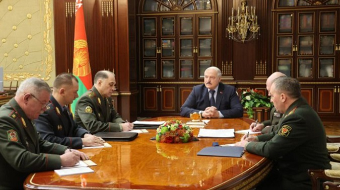 Лукашенко зібрав силовиків після вибухів у Мачулищах