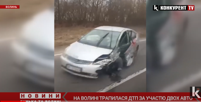 Автомобілі геть зім'яті: на трасі Луцьк – Володимир сталася аварія (відео)