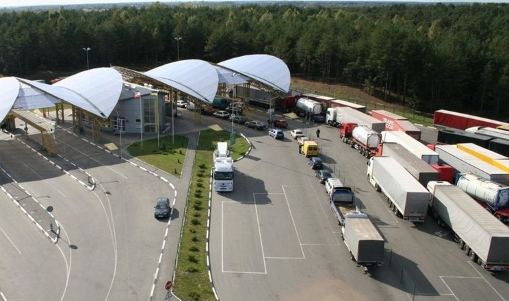 За тиждень еЧергою у пункті пропуску «Ягодин – Дорогуськ» скористалися понад 4500 вантажівок