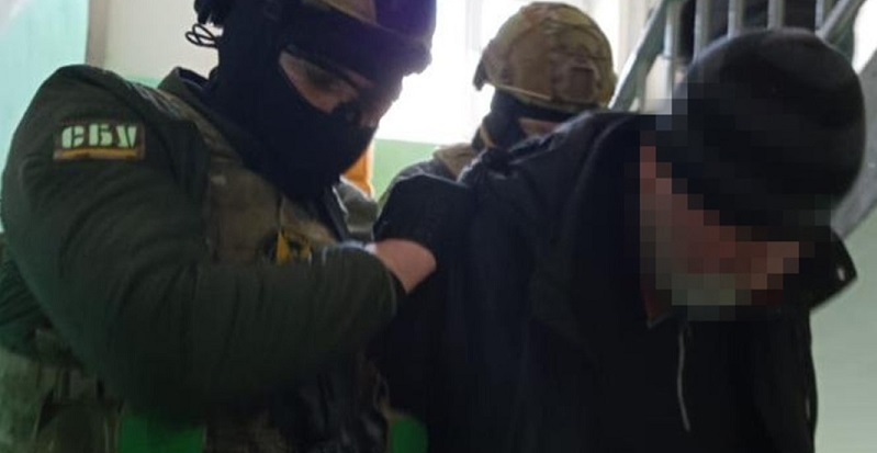 СБУ затримала агента ФСБ, який готував теракти проти льотчиків та бійців ССО (фото)