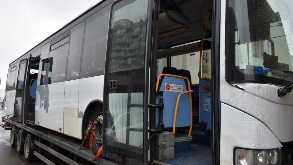Чотири волинські громади отримали шкільні автобуси з Франції (фото)