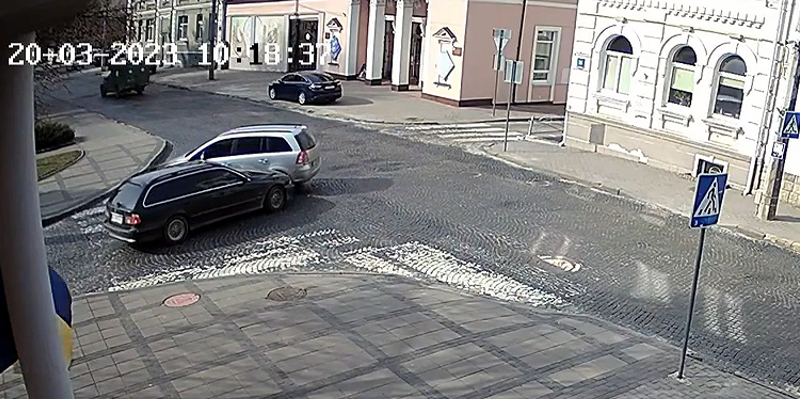 У центрі Луцька не роз'їхалися BMW і Opel (відео)