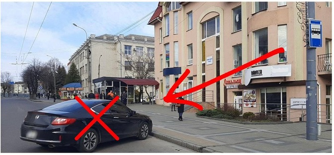 Припаркувався на зупинці: у Луцьку муніципали оштрафували водія (фото)