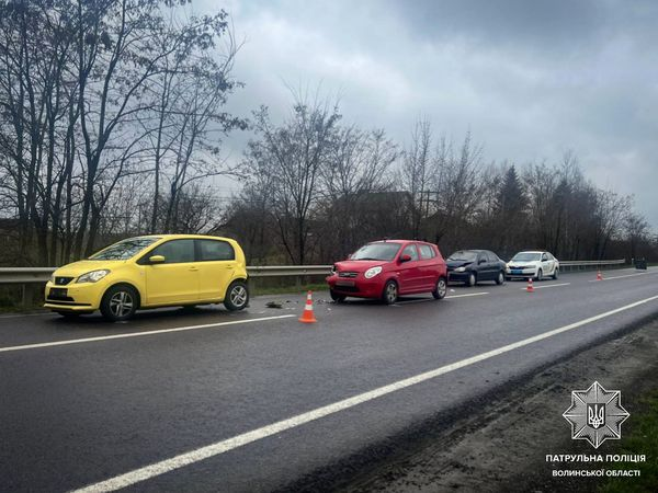 На Володимирській у Луцьку – ДТП за участю трьох авто (фото)