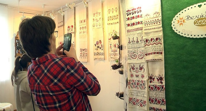 На підтримку ЗСУ: у музеї Волинської ікони організували виставку та майстеркласи (фото, відео)