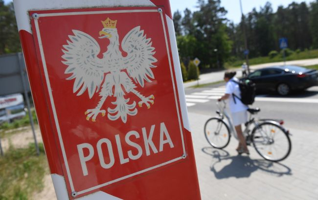 Білоруські мігранти напали з камінням на прикордонників в Польщі