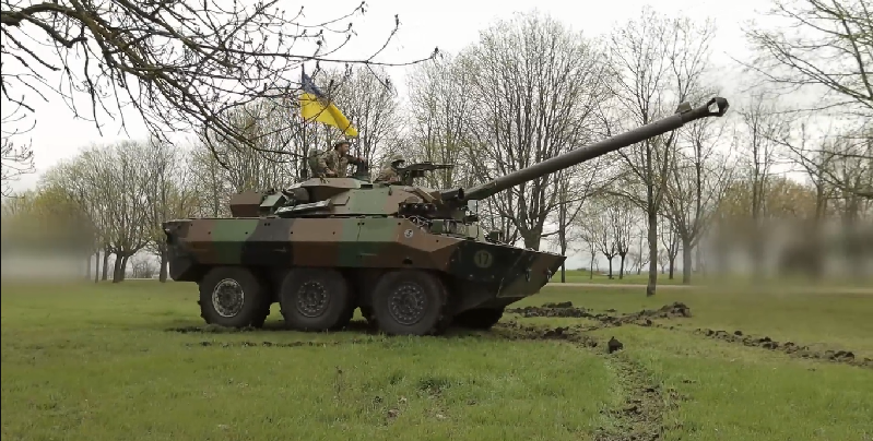Українських морпіхів озброїли французькими «колісними танками» AMX-10RC (відео)
