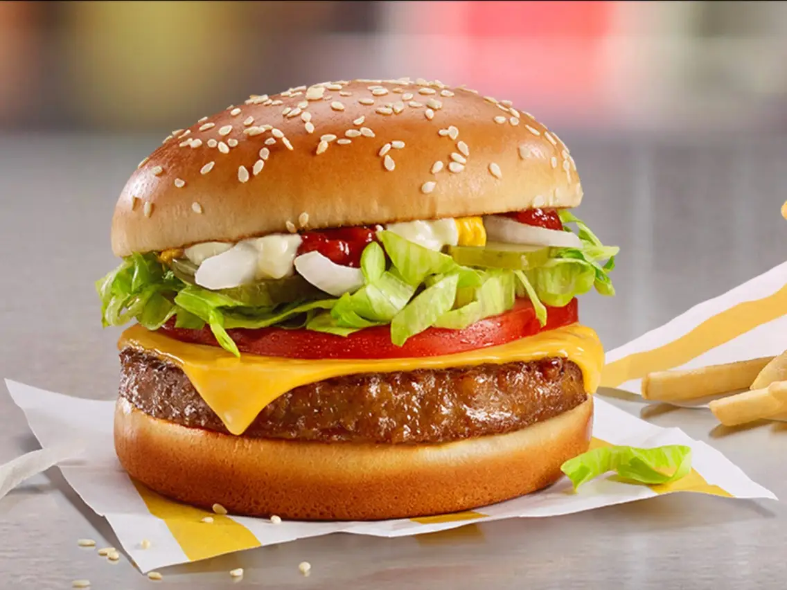 McDonald’s змінить рецептуру бургерів, – CNN