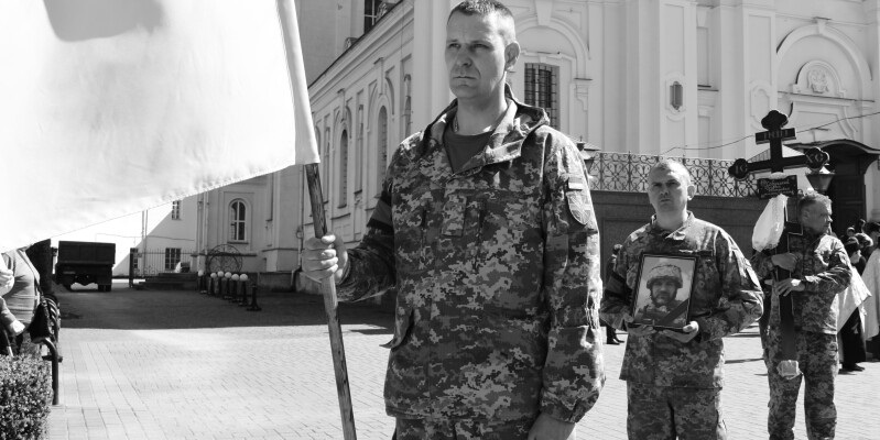 У Луцьку попрощалися із загиблим воїном Русланом Собуцьким (фото, відео)