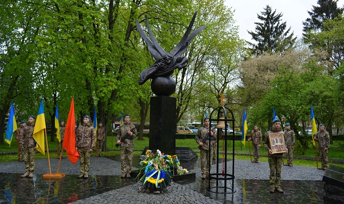 У Луцьку вшанували пам'ять жертв Чорнобильської катастрофи (фото)