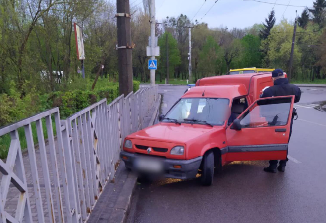 У Луцьку «здали» п'яного водія, який мало не вчинив ДТП (фото)