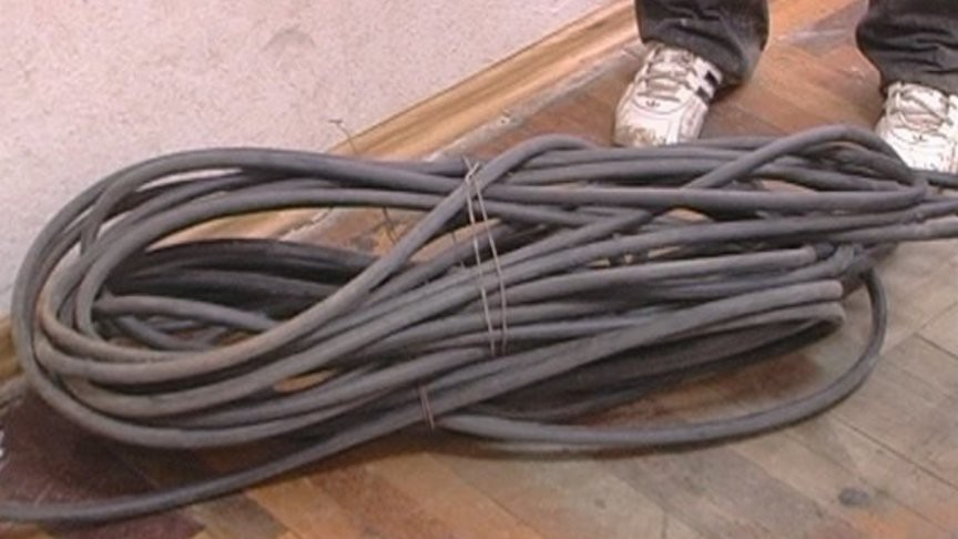 У Луцькому районі «на гарячому» застукали крадія кабеля
