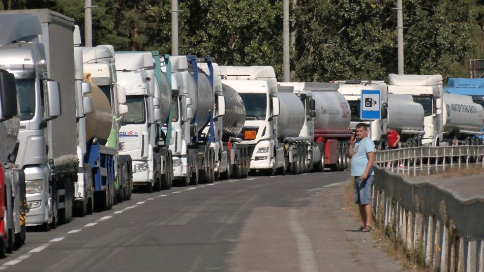 Через страйк у Польщі паралізувало рух вантажівок до волинського кордону