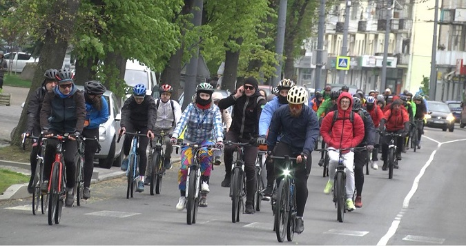 На тактичні аптечки: в Луцьку під час велопробігу зібрали понад 90 тисяч гривень (фото, відео)