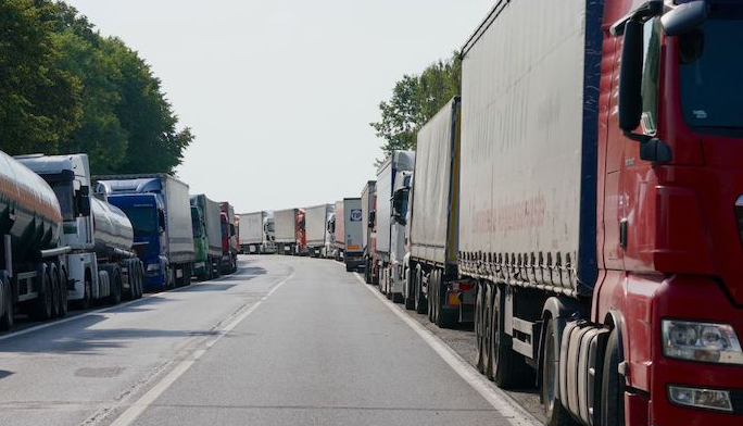 Поляки міняють правила конвоювання українського агротранзиту: як це вплине на трафік у «Ягодині»