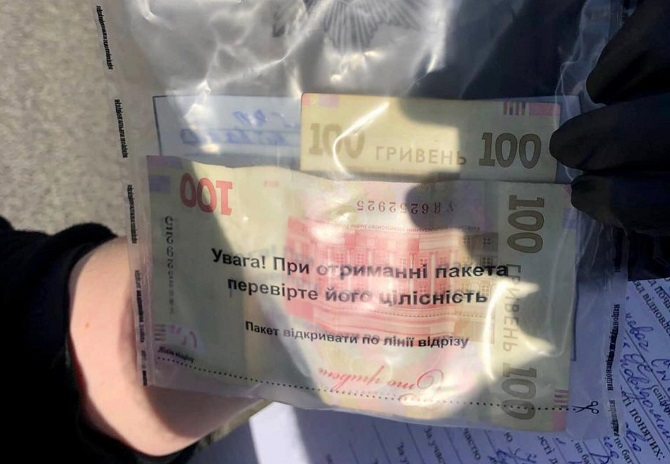 Водій буса всучив 200 гривень, щоб відкупитися від волинських патрульних