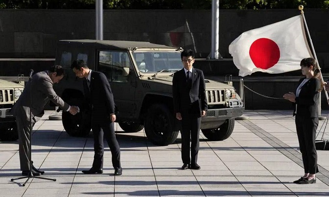 Японія передала Україні сто військових авто
