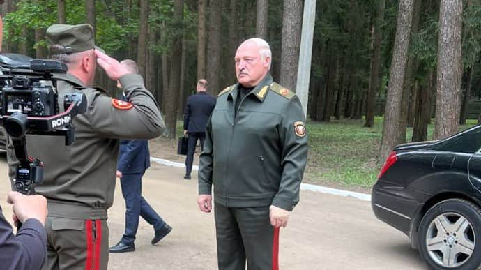 Лукашенка після зустрічі з Путіним госпіталізували в критичному стані