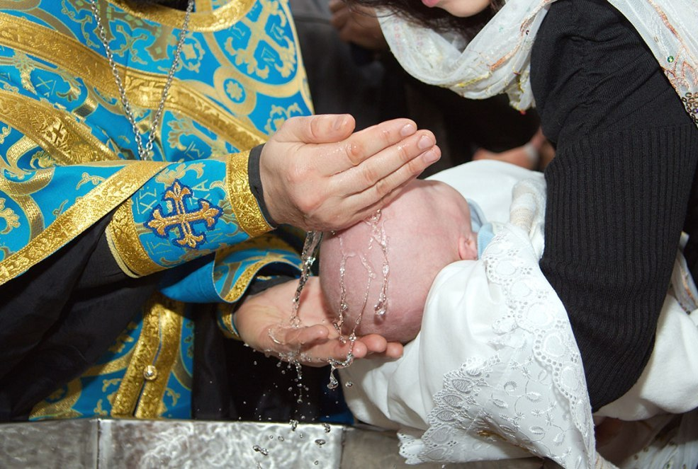 Чому жінкам не можна бути на хрещенні своїх дітей: вся правда про забобон