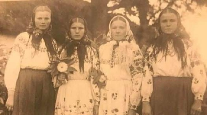 Якими були жінки у волинському селищі в 50-х роках минулого століття (фото)