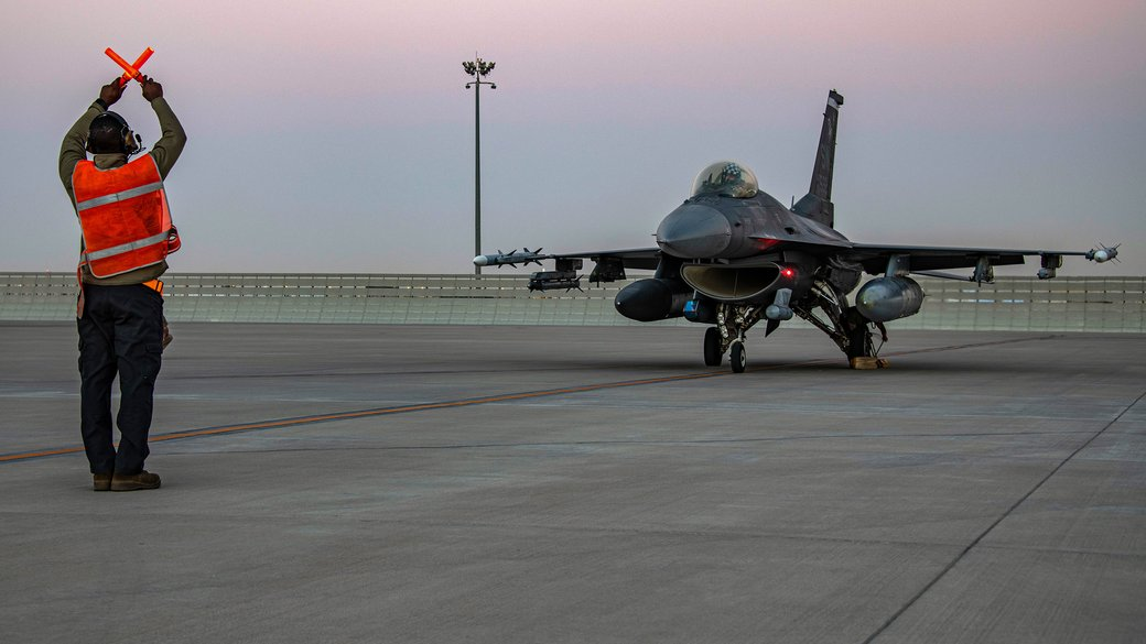 Українські пілоти можуть в серпні розпочати навчання на F-16