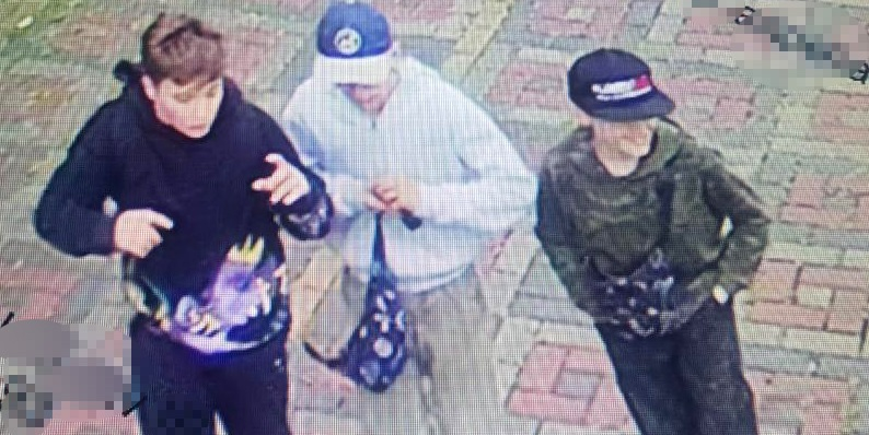 Злочини у Луцьку: поліція встановлює особи трьох хлопців і жінки (фото)