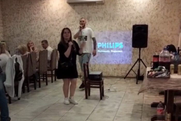На Київщині дівчину виштовхали з кафе за зауваження щодо музики Лепса