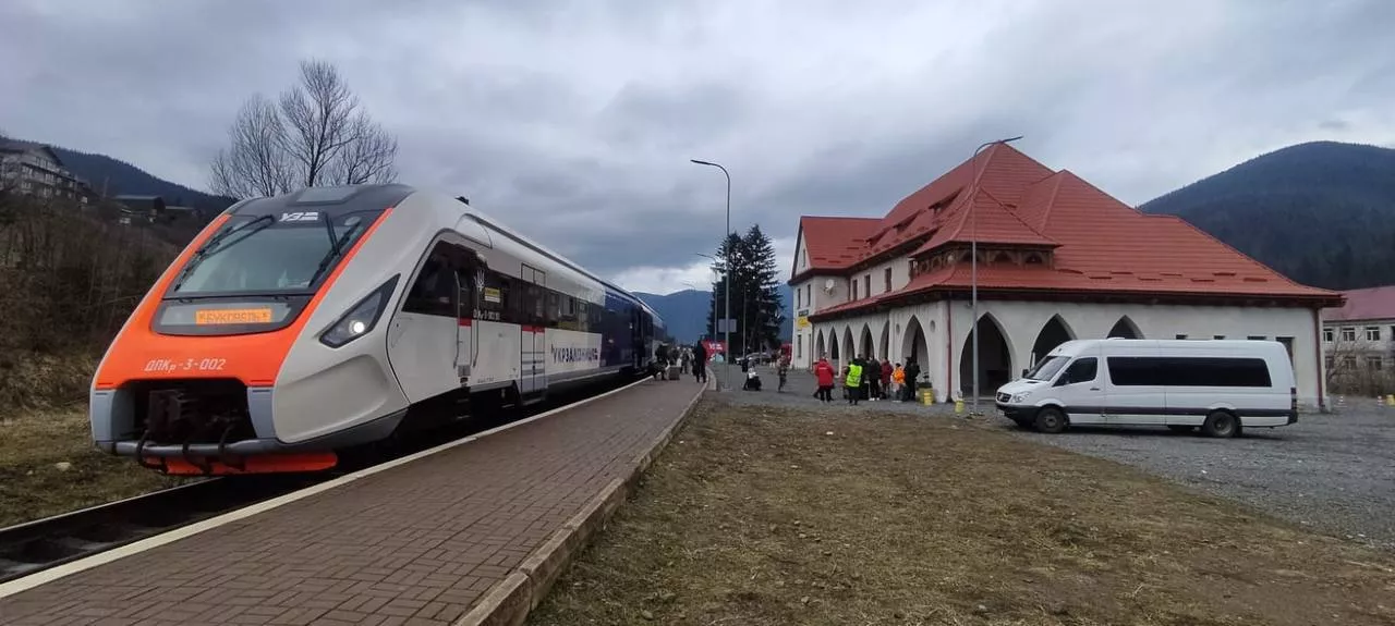«Укрзалізниця» запускає «гірські шатли» зі Львова до Ворохти: як курсуватимуть
