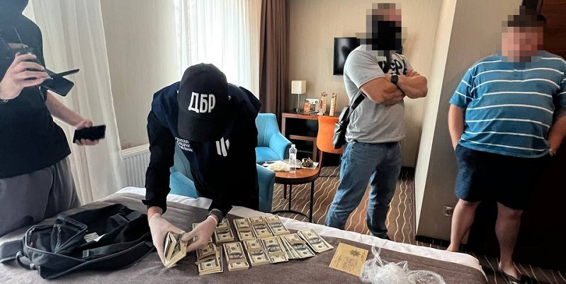 У Львові затримали експоліцейського з трьома кіло кокаїну (фото, відео)