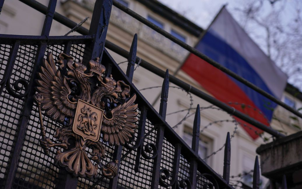 У Європі не знають, як віддати Україні заморожені активи РФ - Bloomberg