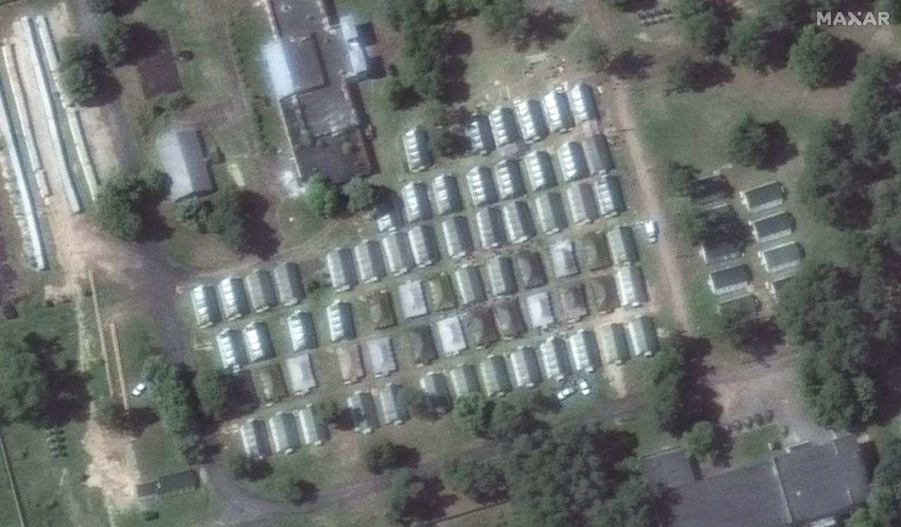 Супутникові знімки наметового табору в с. Цель під Осиповичами