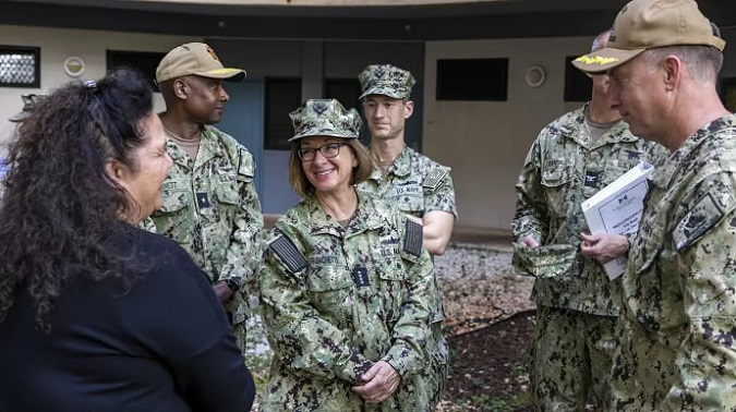 ВМС США вперше може очолити жінка