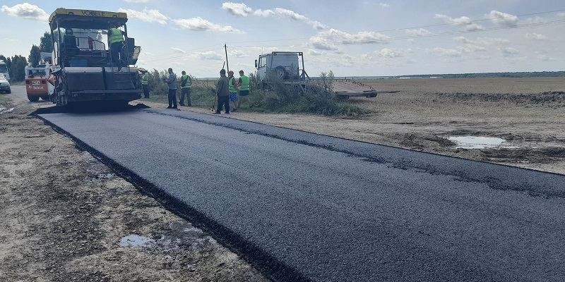 У Луцькому районі ремонтують дорогу Торчин – Хорохорин (фото)