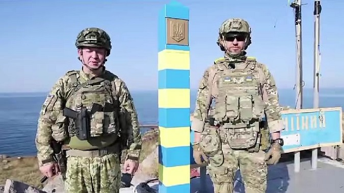На острові Зміїний встановили прикордонний знак України (відео)