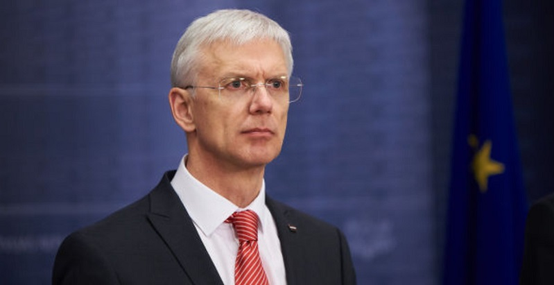 Прем’єр Латвії Кріш’яніс Каріньш йде у відставку