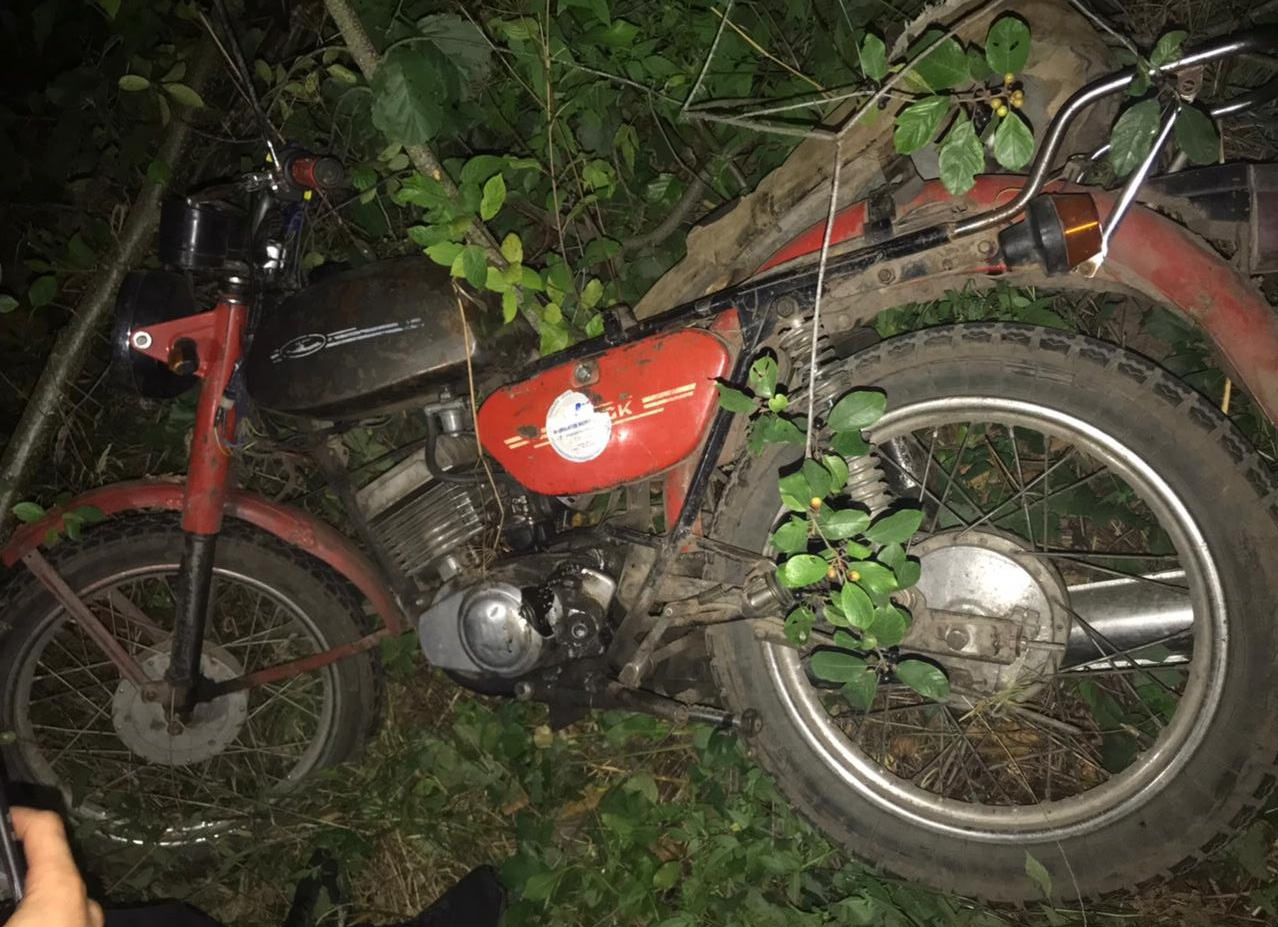 У селі на Волині чоловік на «гольфі» збив мотоцикліста і втік
