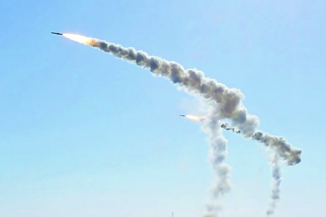 Міноборони рф заявило про нічну ракетну атаку на Крим