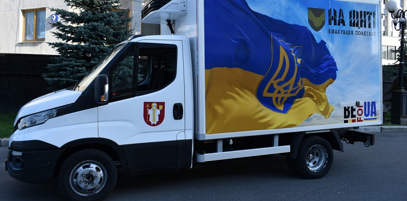 У Луцьку благодійники передали місії «На щиті» нове авто (фото)