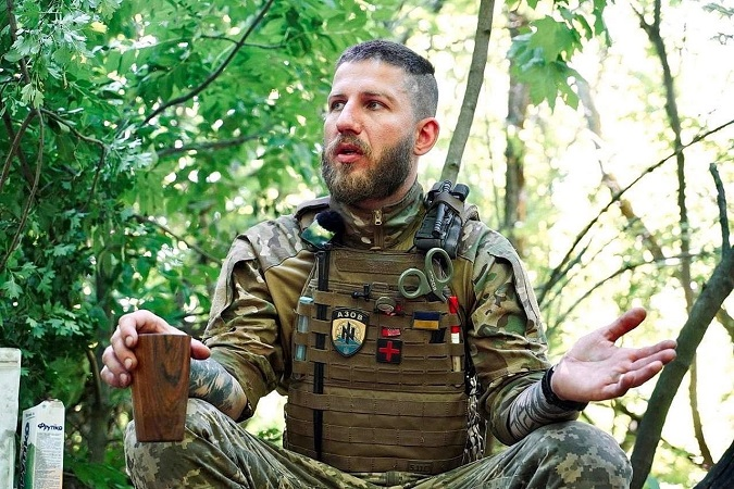 «За збережене життя»: військовий медик із Луцька отримав медаль від Залужного (фото)