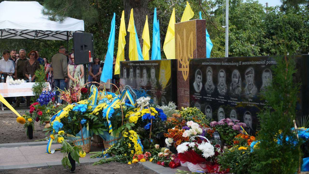 Поблизу Бородянки відкрили меморіал воїнам з 14 ОМБр, які загинули на Київщині в березні 2022 року (фото)