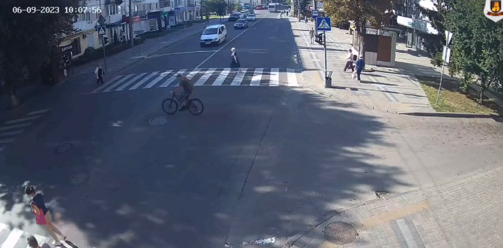 У Луцьку камери зловили велосипедистів-порушників (відео)