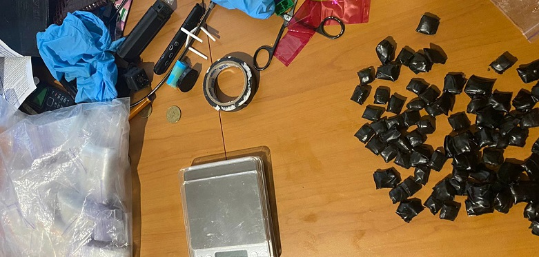 У тимчасового жителя Луцька знайшли вдома наркотиків на понад 100 тисяч гривень (фото)