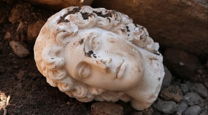 У Туреччині знайшли фрагмент статуї Олександра Македонського