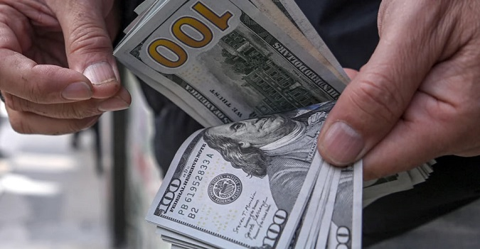 Курс долара найближчими днями: чи варто купувати валюту зараз