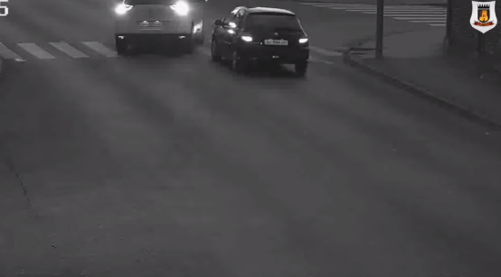 У Луцьку на повороті не розминулися автівки (відео)
